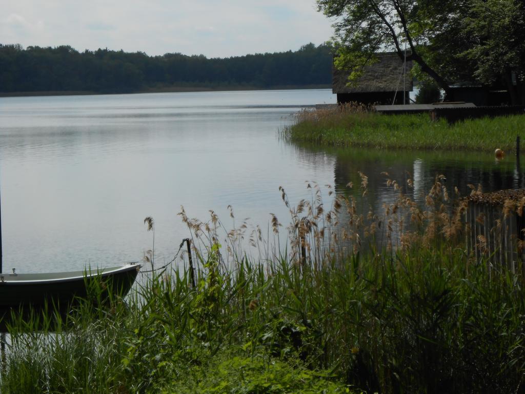 Zimmer Und Apartment Rosi Krakow am See Pokój zdjęcie